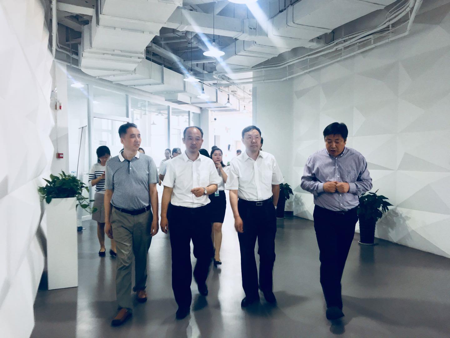 科技部领导莅临伟景参观指导